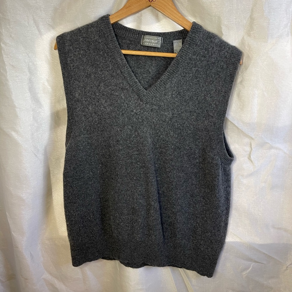 VTG 90’s Designer Lord & Taylor Grey Lambswool V-Neck Winter Sweater Vest Top